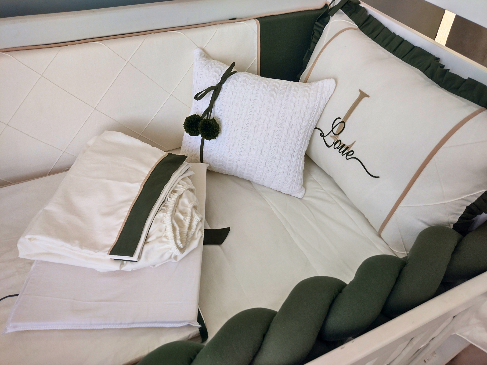 Kit Berço Verde Militar Dourado