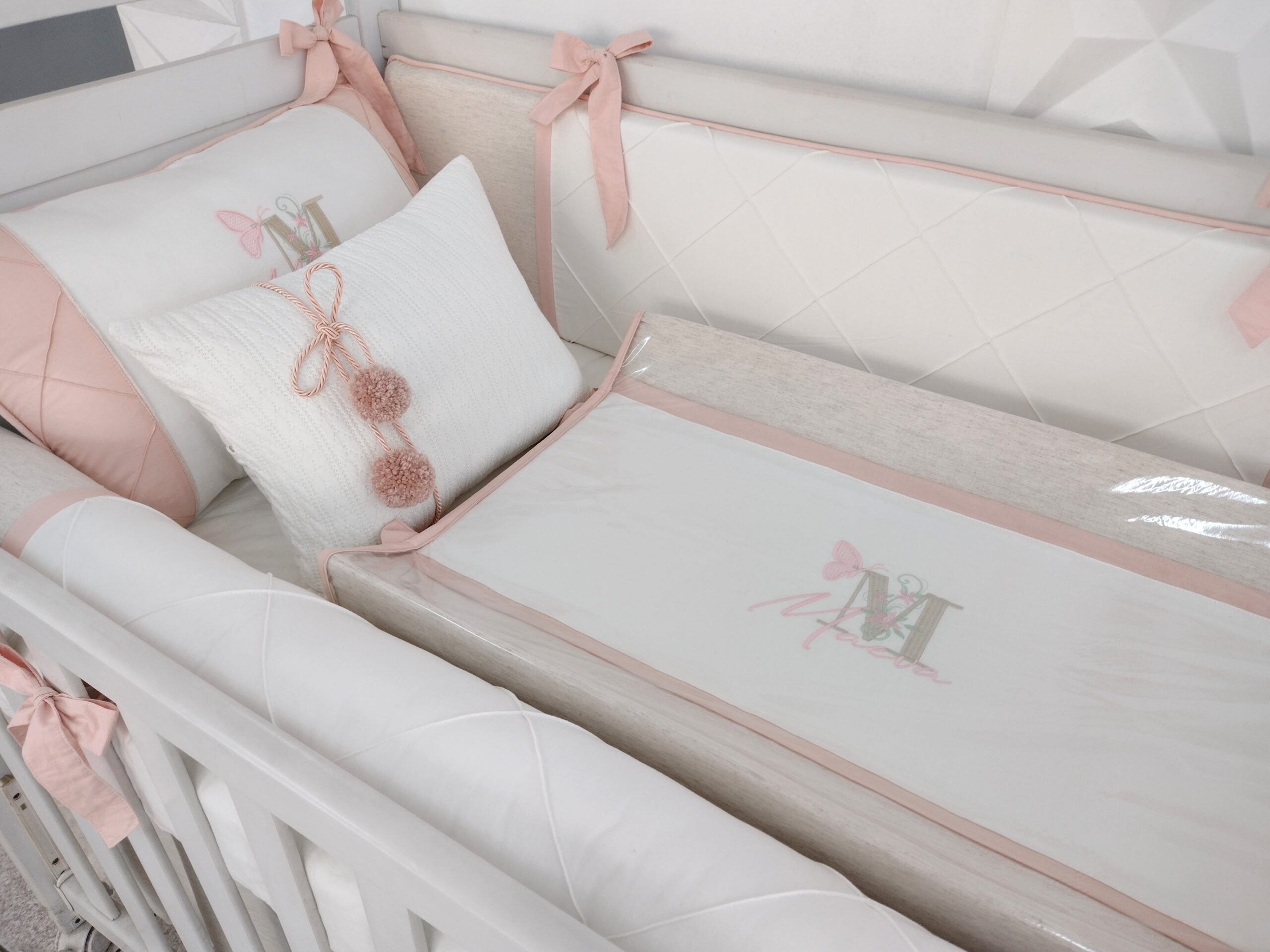 Kit Berço Off White e Rosê - Imagem 6