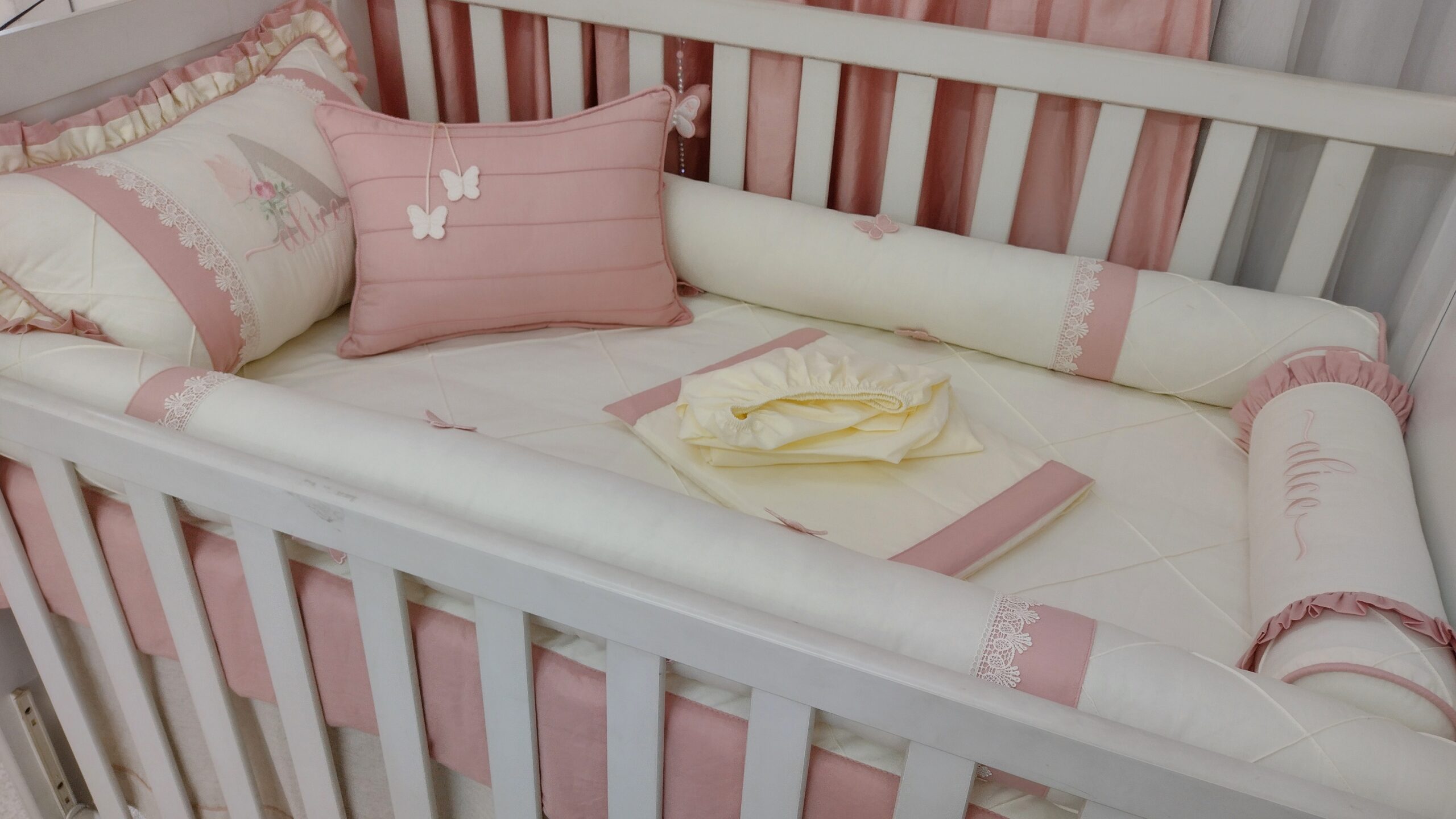Kit Berço Borboleta Rose Off White - Imagem 2