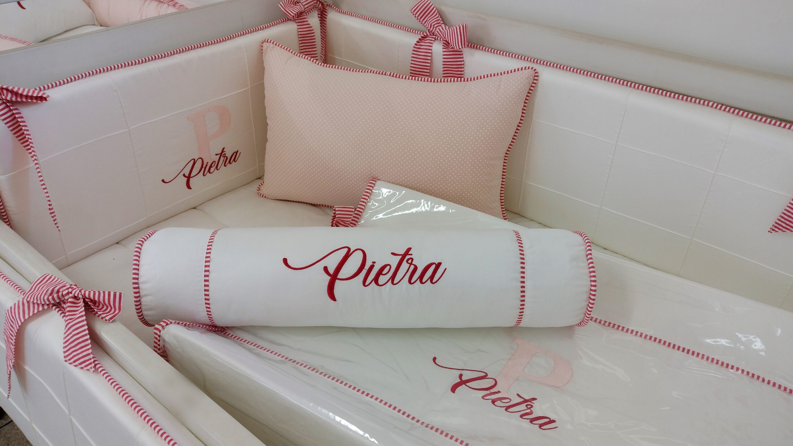 Kit Berço Vermelho Listrado e Rosa